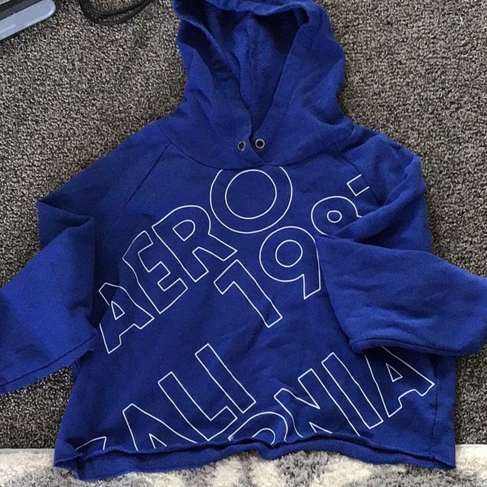 Aeropostale cropped hoodie w no strings